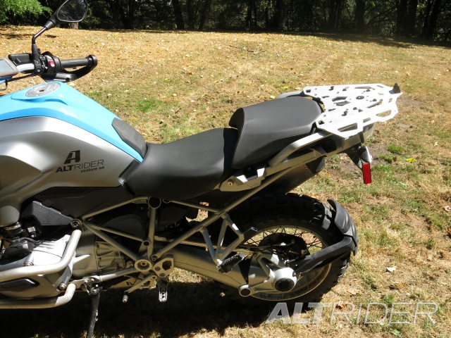 installed-altrider-rear-luggage-rack-for-the-bmw-r-1200-gs-water-cooled.jpg