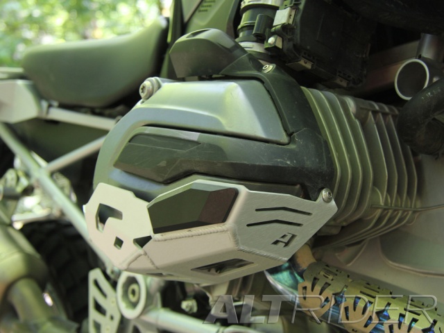 AltRider Cylinder Head Guards for the BMW R 1200 Water Cooled - Installed