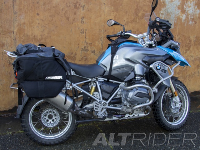 AltRider Protezione Pompa Freno Posteriore per BMW R 1200 GS Water Cooled - Installed